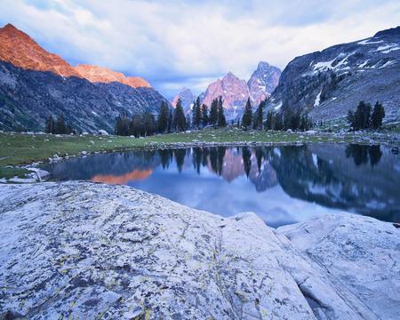 Cold Morning in Lake Mountain - reflections, majesty, blue, amazing, landscape, snow, gourgeous, sunsets, forests, fabulous, plants, nice, sky, trees, winter, beautiful, photography, photoshop, reflected, colors, morning, cool, icy, ice, frozen, awesome, green, cold, lakes, mountains