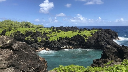 Black Sand Beach, Road to Hana in Maui, Hawaii