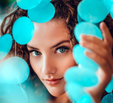 Sofie Dossi - hand, blue, model, woman, girl, sofie dossi, mark singerman, face, lights