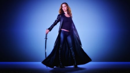 Eliza Dushku Sword - actrice, eliza dushku, celebrities, people, sword, wallpaper