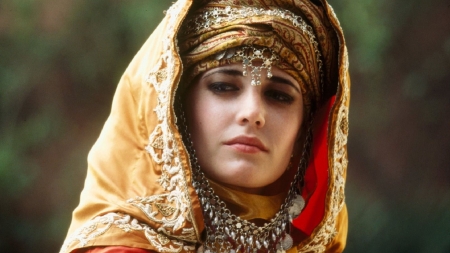 Kingdom of Heaven 2005 - actress, eva green, face, girl, jewel, kingdom of heaven, movie, poster, red, sibylla, woman, yellow