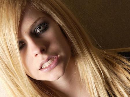 Avril-Lavigne - avril, girl, faces, music, blond, singer, avril-lavigne, model, avrill lavgine