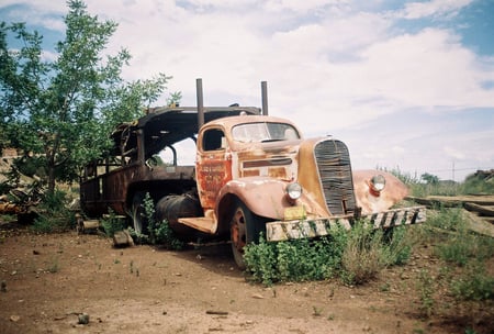 1938 Studebaker, Just Needs A Little TLC - 18wheelers, big rigs, trucks