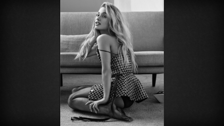 Ariana Grande Vogue Wall D - actress, ariana grande, black and white, celebrity, music, people, singer, vogue, wallpaper