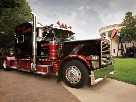 Black Gold Texas Tea........... - big rigs, 18wheelers, trucks