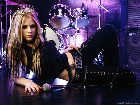 avril - avril, canadian, avril lavigne, actress, music, singer, fashion designer, songwriter