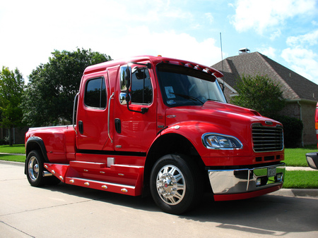 Freightliner Pickup, Now Ain't That Something? - cars, trucks, big rigs