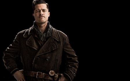 Inglourious Pitt - inglourious basterds, cinema, actor, brad pitt, movies