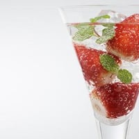 jw172 350a  carbonated water strawberry water 1920x1200. jpg