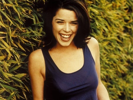 (Adrianne) Neve Campbell - widescreen, adrianne neve campbell, neve campbell, campbell, wds, laugh