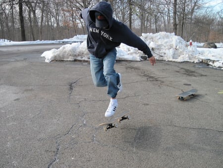 Pop Shove It - street, flips, skateboarding, ollies, pop shove it, snow, tricks, skateboard