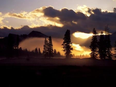 Yosemite sunset - mountains, forsets, yosemite, hills, tress, clouds, sunset, america, nature