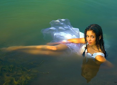 Girl in Water - girl, inwater, picture, cool