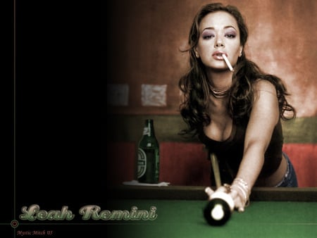 jugamos? - sexy, woman, cigarrete, pool