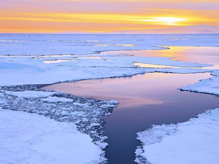 Gold Winter - nice, sunrises, water, white, reflections, amazing, yellow, cool, sunsets, reflected, icy, frozen, ice, winter, gold, iceberg, blue, beautiful, mirror, seasons, awesome