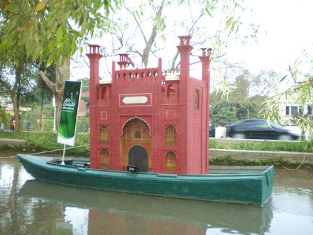 Miniature of Lahore's Shahi masjid