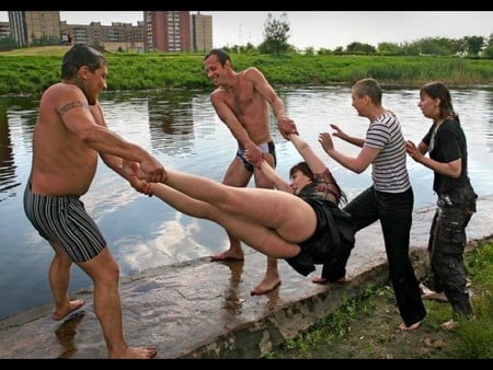 Oops - thrown, picture, lady, funny, in water