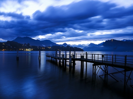 Morgenstimmung Haltestelle Tribschen - blue, pier