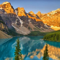 Sunrise on moraine lake