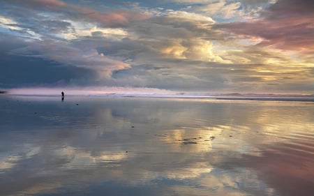 Majestic Beach Scenery - sun through clouds, clouds, beach, walking, sea, ocean, reflection, colours, skies, nature, waves, wave, sky