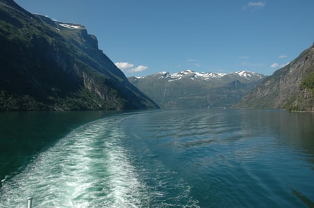 Scenery - nature, water, mountains