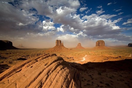 Utah - utah, peak, road, paisagem, trail, photography, sunset, mountains, cool, paysage, awesome, photo, mesa, stones, scenario, landscapes, desert, colors, mounts, rocks, nevada, beautiful, amazing, usa, nature, colorful, paisage, arizona, photoshop, sky, nice, scene, canyons, sunrise