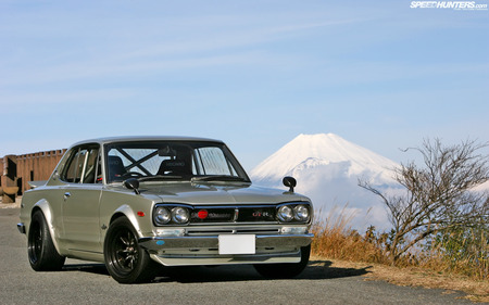 Old School Skyline - nice, datsun, mazda, nissan, old school, low rider, skyline, car, old