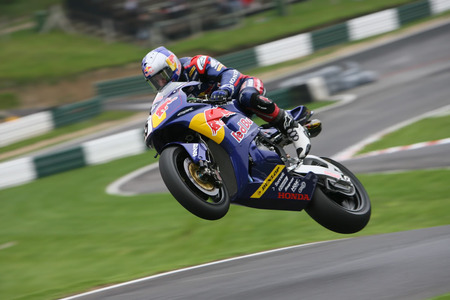 Airborne Honda - motorcycle, race bike, honda, crotch rocket, race track, race, motor bike