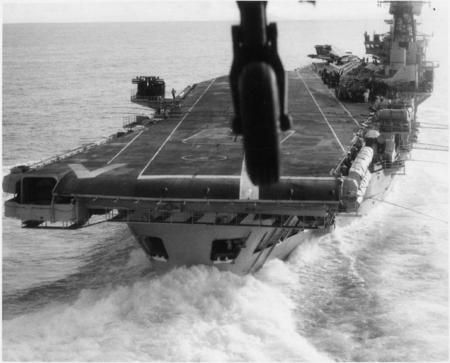 Blackburn Buccaneer Landing - can, carrier, mike