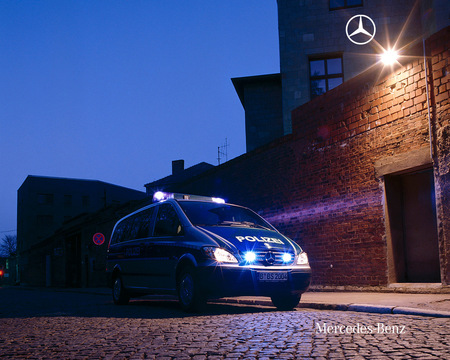 German Police - vito, german police, night, police, mercedes, germany