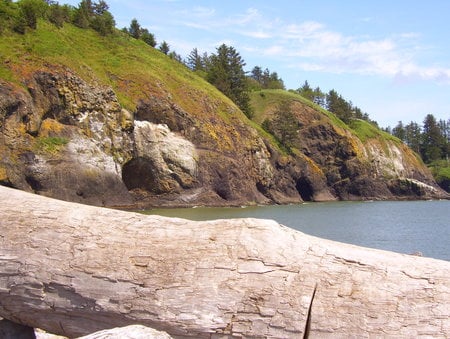 Waikiki Beach, Ilwaco, Washington - beach, washington, caves, coast