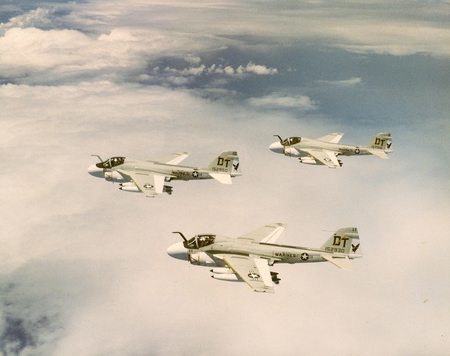 A6 Enroute to Hawaii - a6, usmc vma-aw 242, flight of the intruder, training