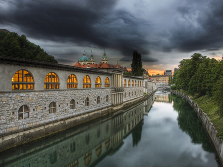 Market Colonnade - river, slovenia, market colonnade, dusk, market, ljubljana, ljubljanica