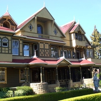 Winchester Mystery House 