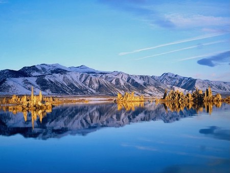 BEAUIFUL,LAKE,WITH GORGEOUS SHORELINE