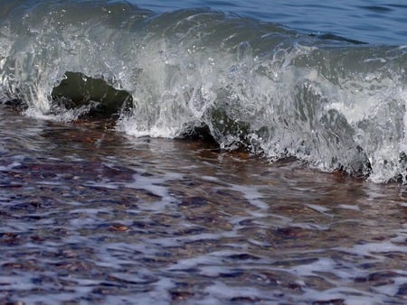 Breaking Waves Of Dunwich - nature, beach, water, waves, crashing