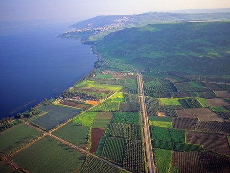 AIRPLANE VIEW OF EARTH BELOW - view, gorgeous, beautiful