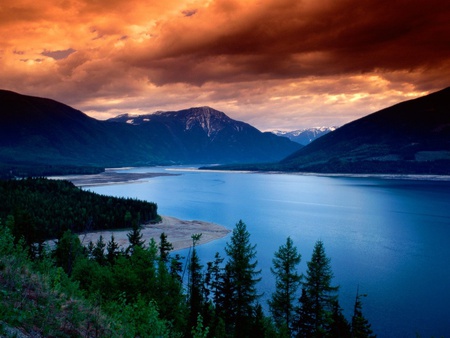 LAKE IN THE MOUNTAINS - lake, trees, mountains, sky