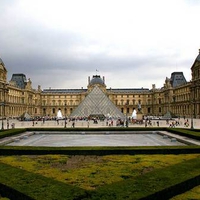 LOUVRE MUSEUM