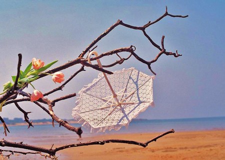 Parasol Memory - imagination, sand, water, left, tree, parasol