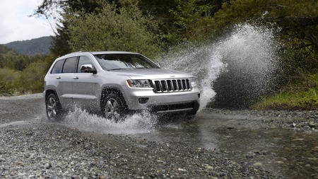 Grand Cherokee Splash - off road, water, jeep