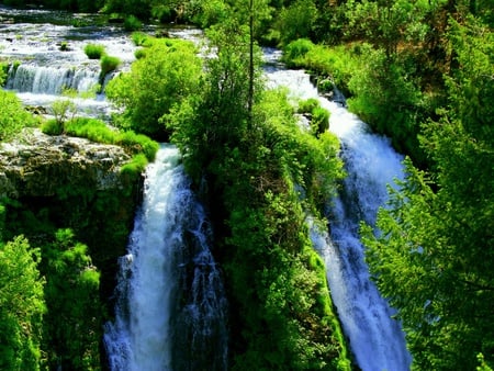 Magnificent Waterfalls - magnific, panorama, white, lakes, lagoons, amazing, cool, paysage, land, wonderfall, cena, landscape, cascades, scenario, nature, beautiful, leaves, stones, beauty, nice, trees, water, leaf, clear, wonderful, rocks, green, rivers, scene, paisagem, magnificent, falls, forests, day, paisage, waterfalls, moss, plants, foam, creeks, blue, cenario, scenery, awesome, natural