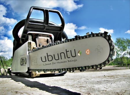 ubuntu chainsaw - humor, chainsaw, ubuntu