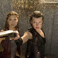 Resident Evil :Afterlife - Ali Larter & Milla Jovovich