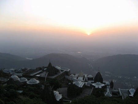 Hazy Lazy Sunset - horizon, buildings, hazy lazy sunset