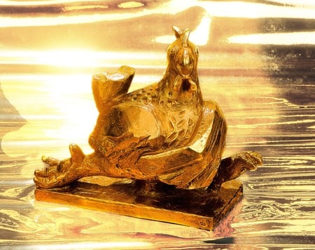 The golden hen - hen, award, media, gold, golden