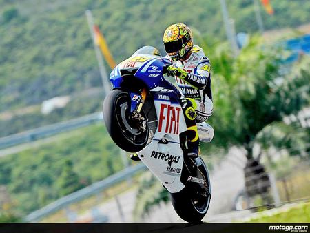 King Rossi - 46, rossi, fiat, motogp, yamaha, valentino, the doc, king, legend, valentino rossi