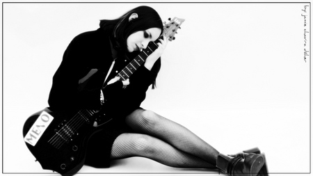 Beautiful girl - black and white, girl, guitar