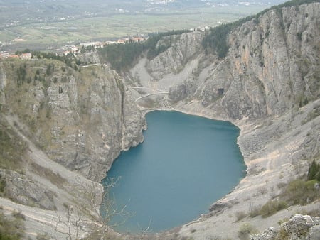 modro oko - lake, water, mountains