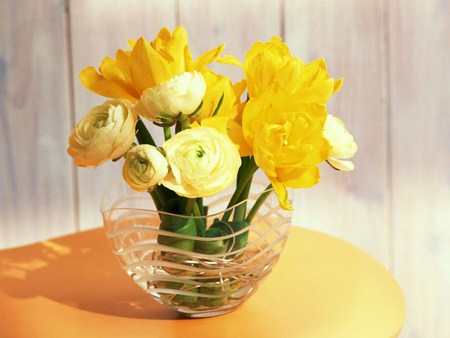 Sun in a bowl - table, flowers, yellow, crystal bowl